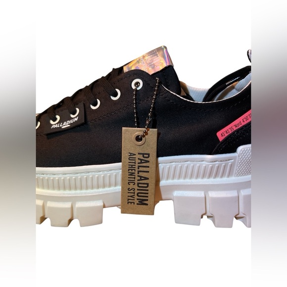 Palladium Black and White REVOLT LO TX | Size 8.5 M runs 1/2 larger | New in Box - Picture 11 of 14